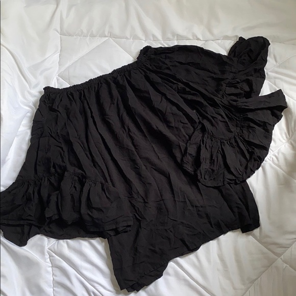 SOLD black off the shoulder w bell sleeves top - Picture 1 of 3